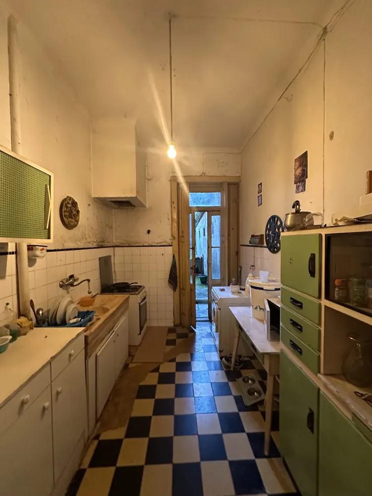 Original galley kitchen in an old Porto house